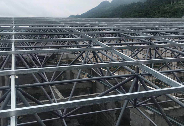 西双版纳仁怀冠英学校艺体楼网架